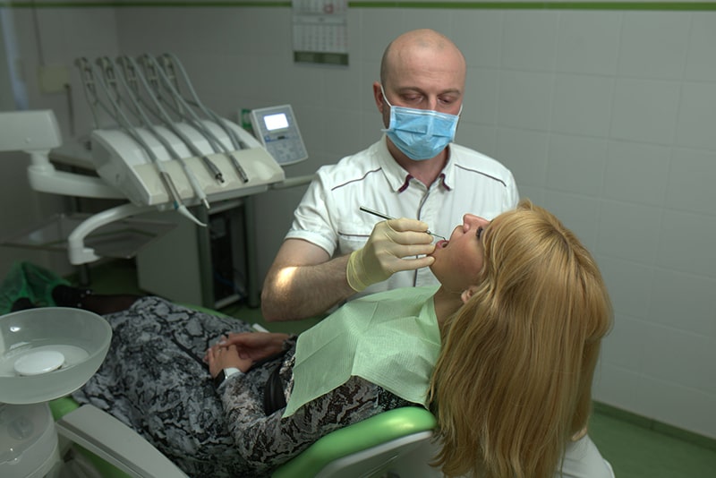 Лечение трещины зуба в Калининграде